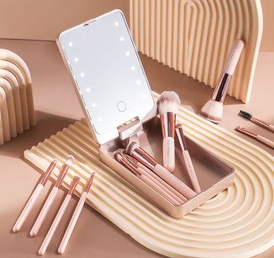 🔥🔥Travel Makeup Brush Set  with LED light